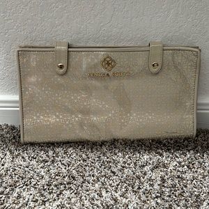Kendra Scott jewelry case